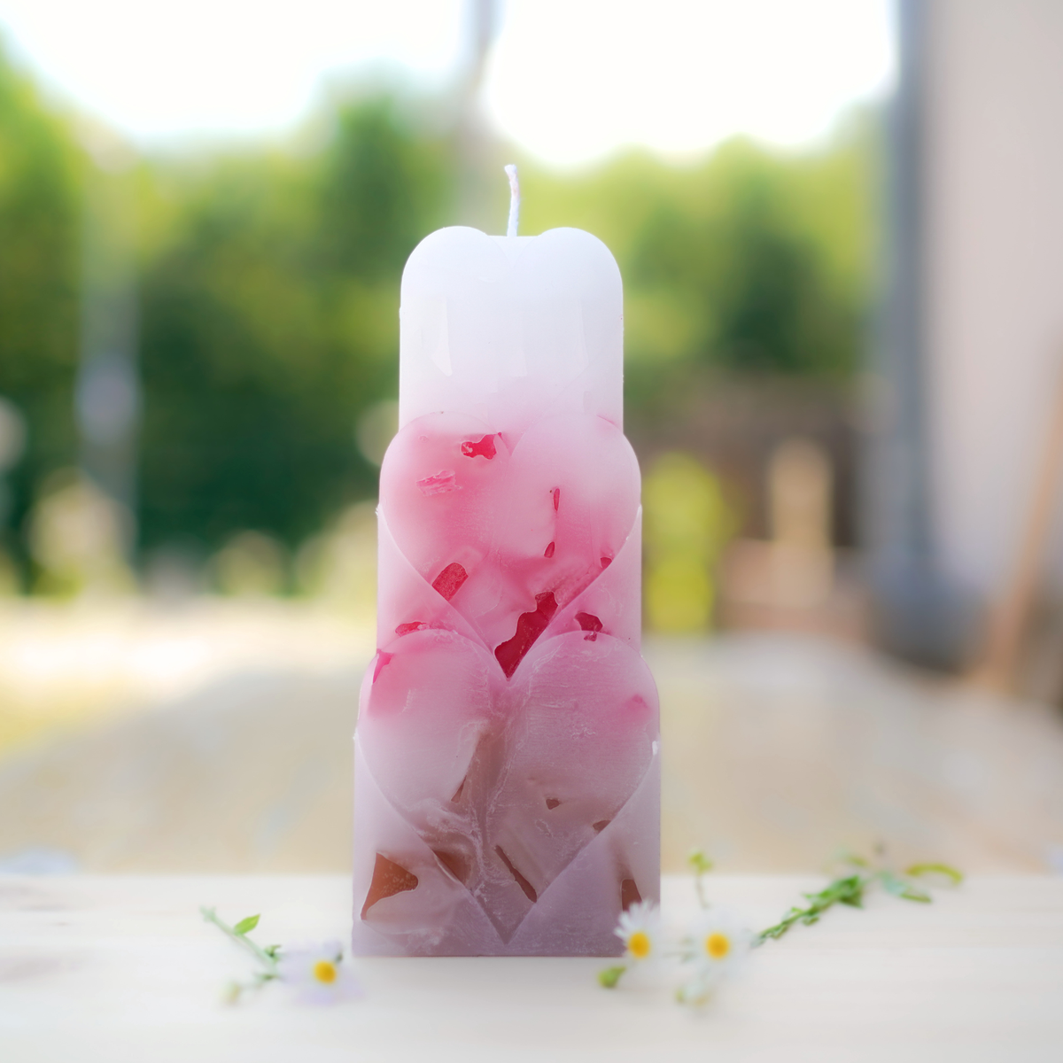 Wachswürfelkerze in 3-Herzen-Form in Rosa, Weiß und Braun
