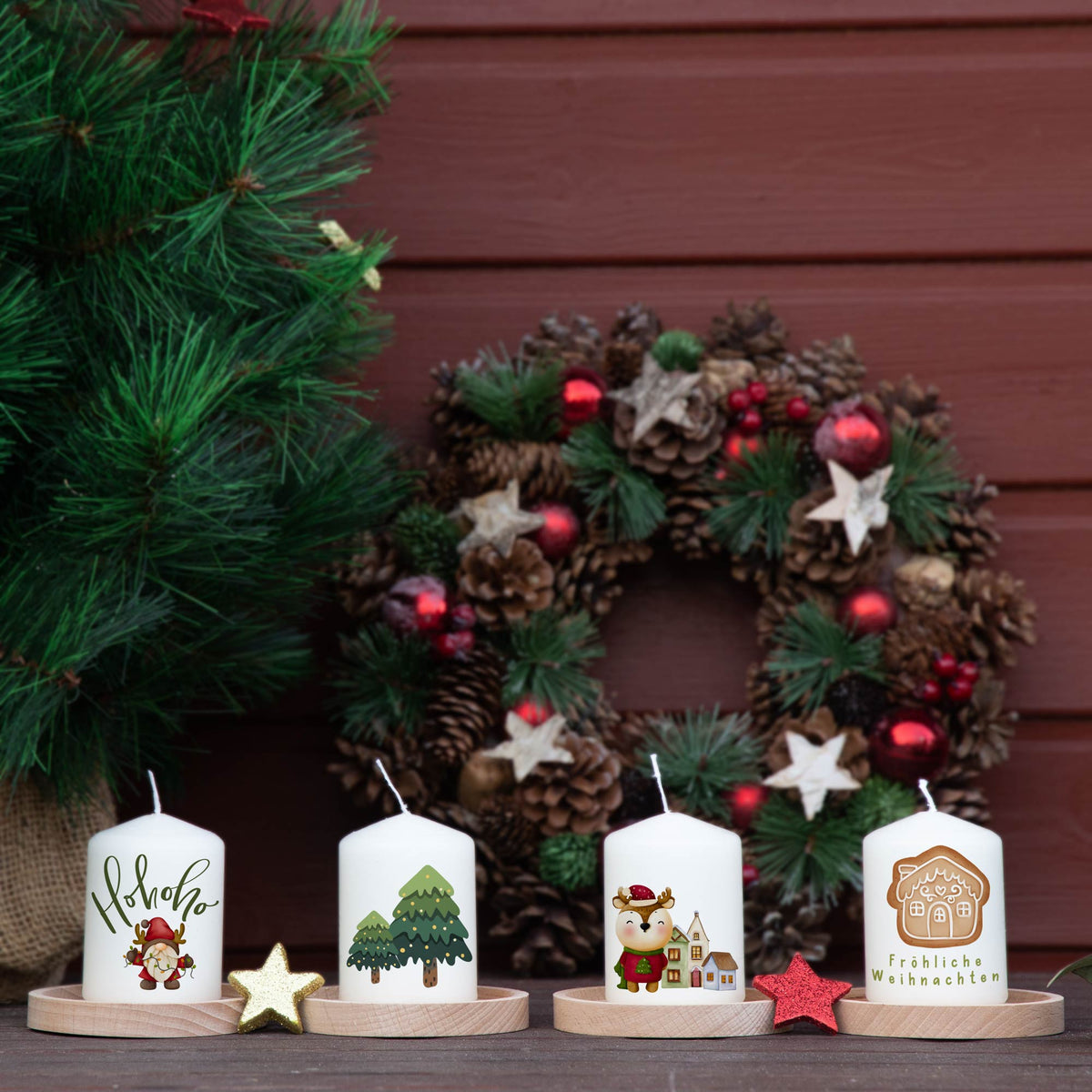 Adventskranzkerzen Rentier & Lebkuchenhaus – 4er-Set mit Tannenbäumen und Weihnachtsmotiven