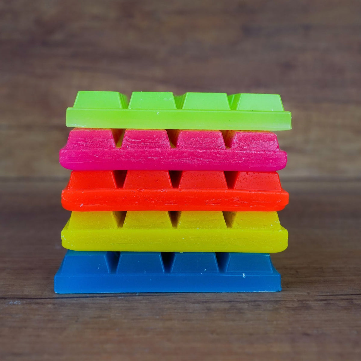 Wachswürfel Neon Mix – 5 Wachstafeln in Neongrün, Neongelb, Neonorange, Hellblau und Pink zum Kerzengießen